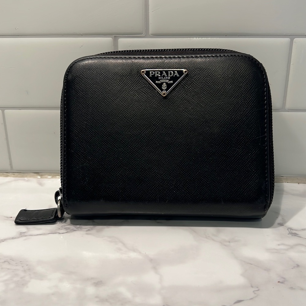 PADA wallet. Authentic. Black. Card holder, Money and Change space.